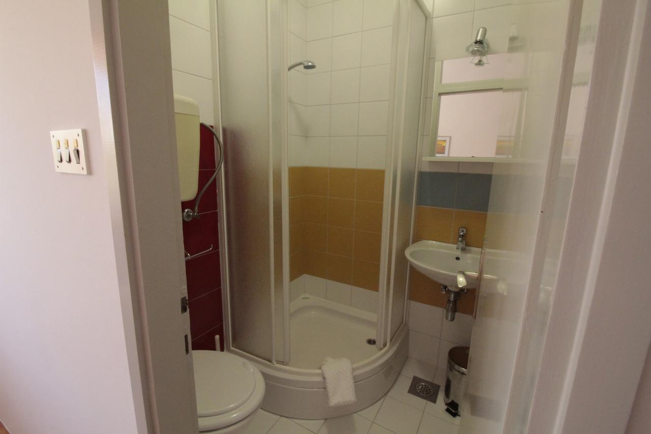 Studios & Rooms Fiesta Novalja Εξωτερικό φωτογραφία