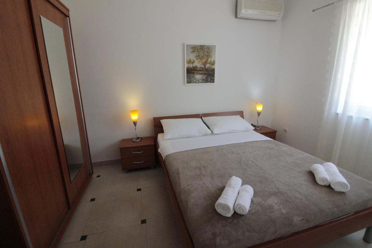 Studios & Rooms Fiesta Novalja Εξωτερικό φωτογραφία