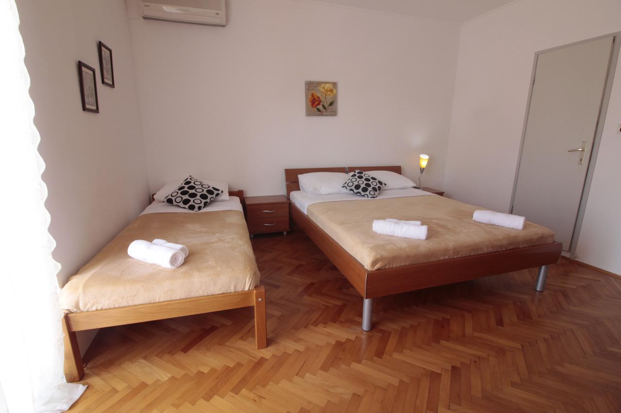Studios & Rooms Fiesta Novalja Εξωτερικό φωτογραφία