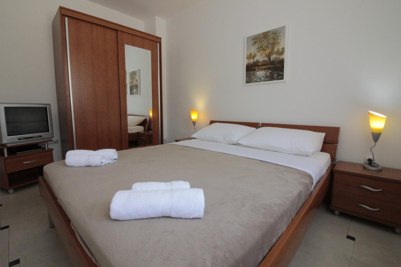 Studios & Rooms Fiesta Novalja Εξωτερικό φωτογραφία