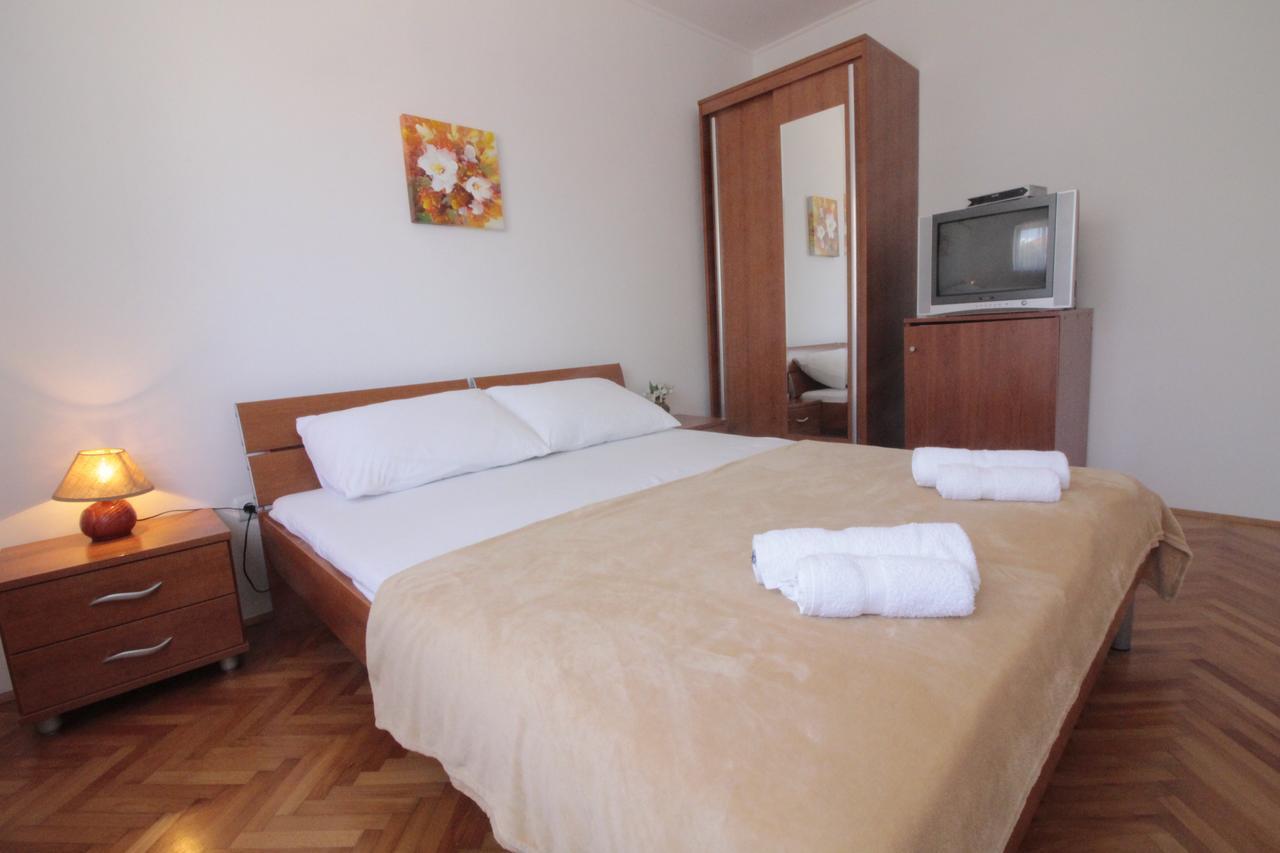 Studios & Rooms Fiesta Novalja Εξωτερικό φωτογραφία